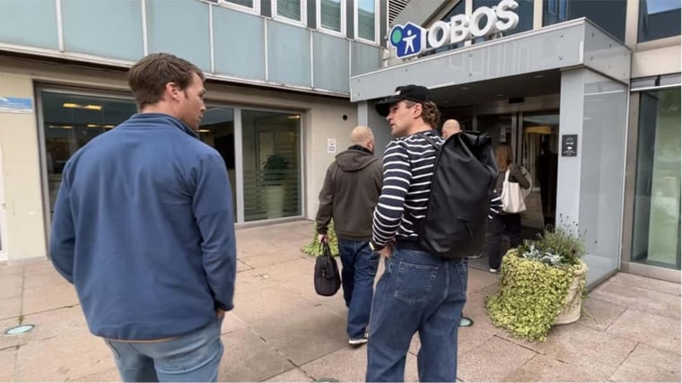 Jens-Kristian Hognestad (right), environmental advisor at Veidekke Circular, on his way to one of many inspections at Hammersborg Torg.